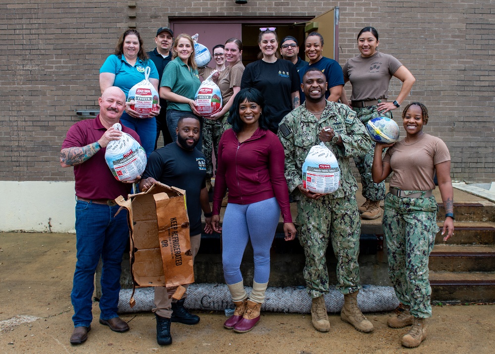 Thanksgiving Dinner Baskets Giveaway