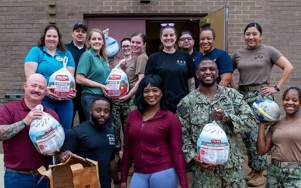 Thanksgiving Dinner Baskets Giveaway