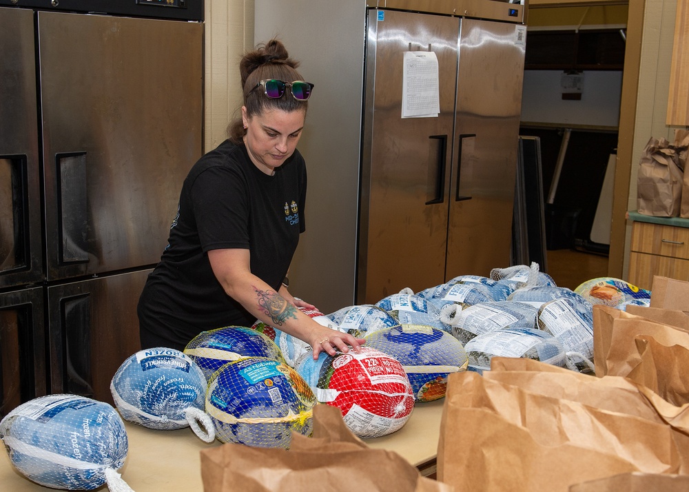 Thanksgiving Dinner Baskets Giveaway