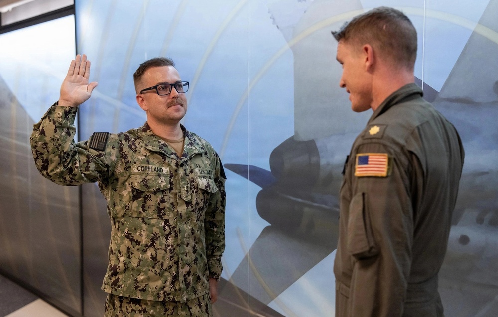 Copeland recieves the Oath of Office