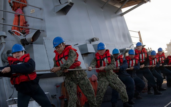 Command Naval Surface Forces Reserve Conduct SAR Evolution Aboard USS Paul Hamilton (DDG 60)