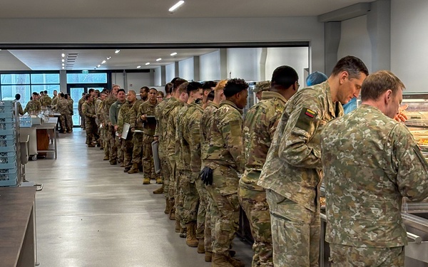 Soldiers Enjoy Thanksgiving Meal in New Lithuanian Dining Facility