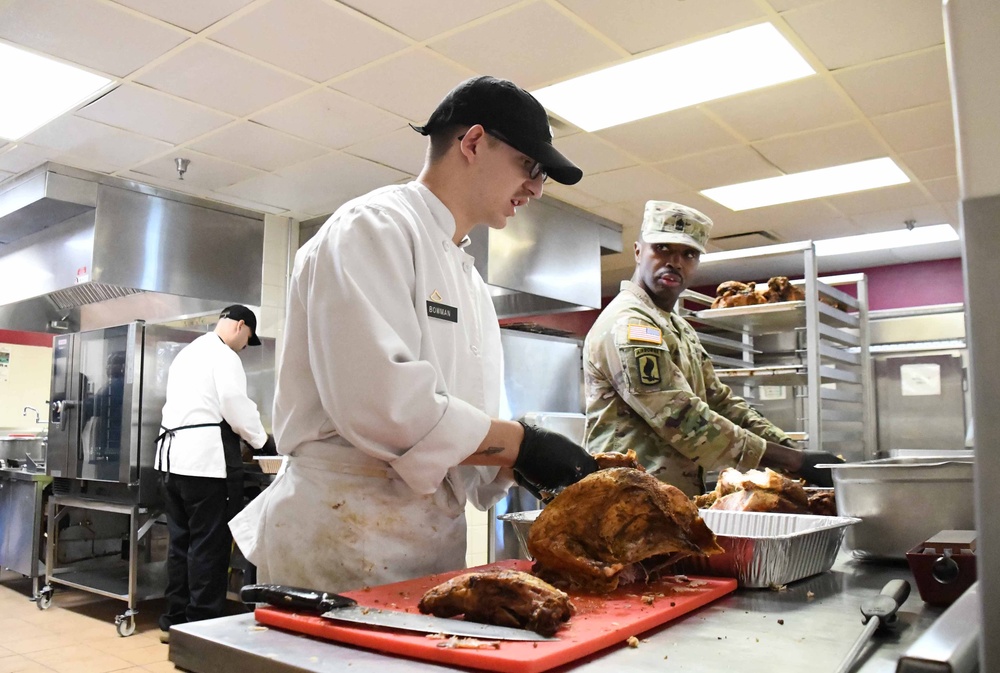 Fort Carson Soldiers prepare turkeys for Front Range community