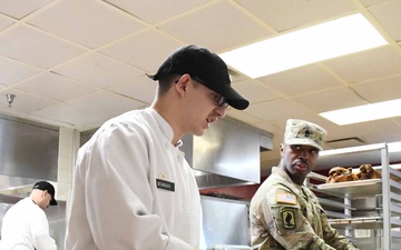 Fort Carson Soldiers prepare turkeys for Front Range community