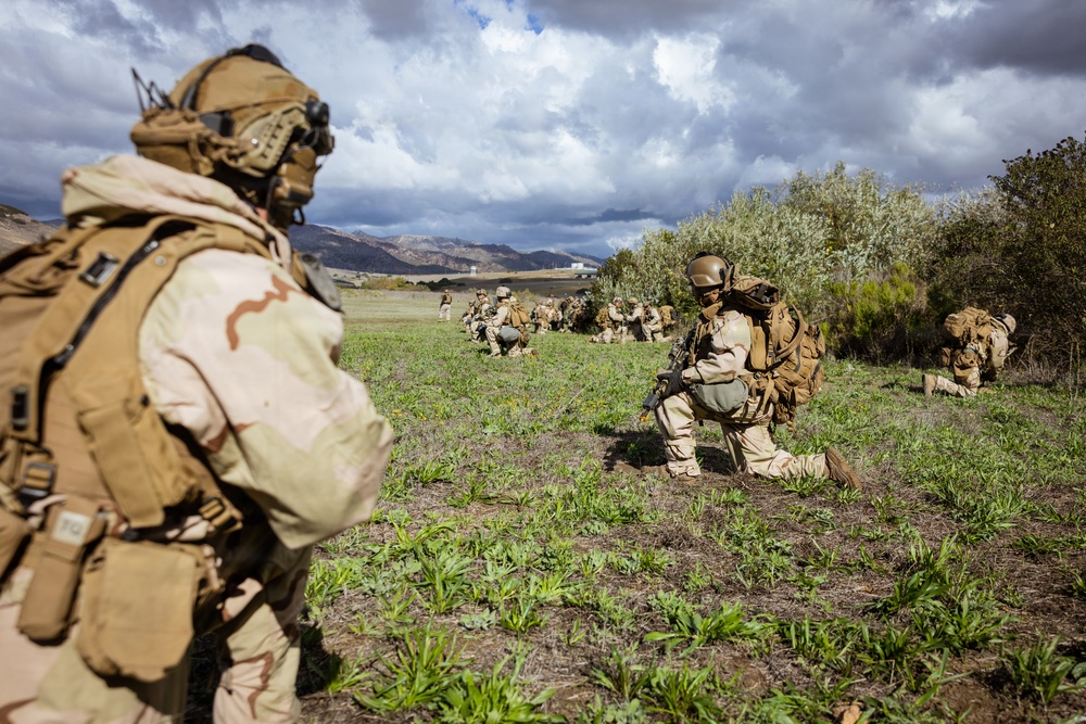1st Bn., 1st Marines rehearse helicopter raid tactics