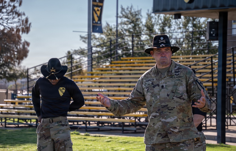 Maverick Battalion conducts a Spouse Spur Ride for 1st Cavalry Division Troopers' spouses