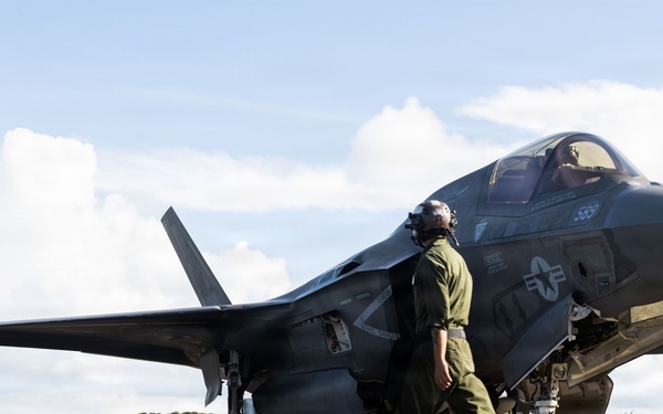 VMFA-225 conducts flight operations in Puerto Rico