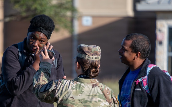Maverick Battalion conducts a Spouse Spur Ride for 1st Cavalry Division Troopers' spouses