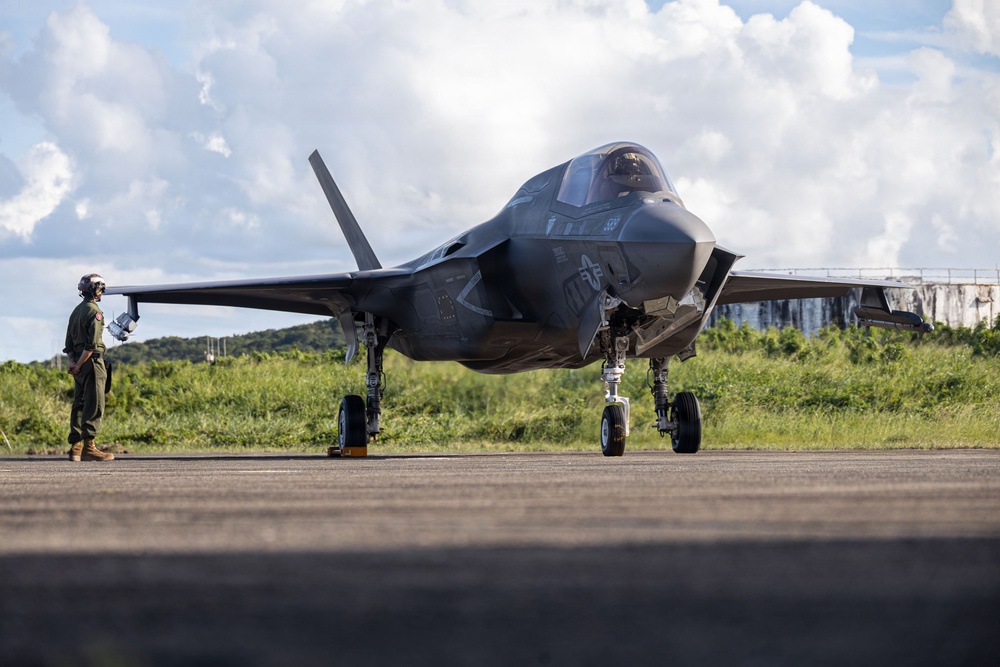 VMFA-225 conducts flight operations in Puerto Rico