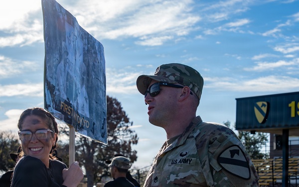 Maverick Battalion conducts a Spouse Spur Ride for 1st Cavalry Division Troopers' spouses