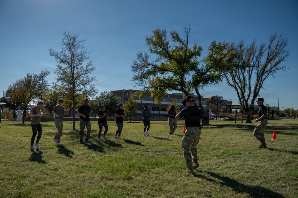 Maverick Battalion conducts a Spouse Spur Ride for 1st Cavalry Division Troopers' spouses