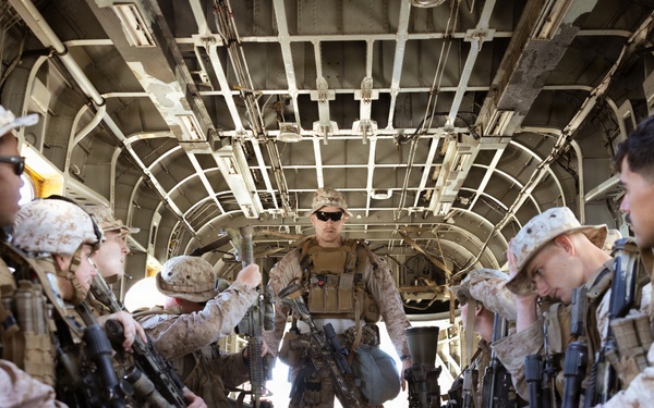 1st Bn., 1st Marines rehearse helicopter raid tactics