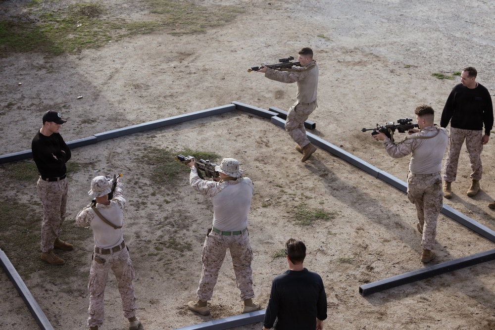 1st Bn., 1st Marines rehearse helicopter raid tactics