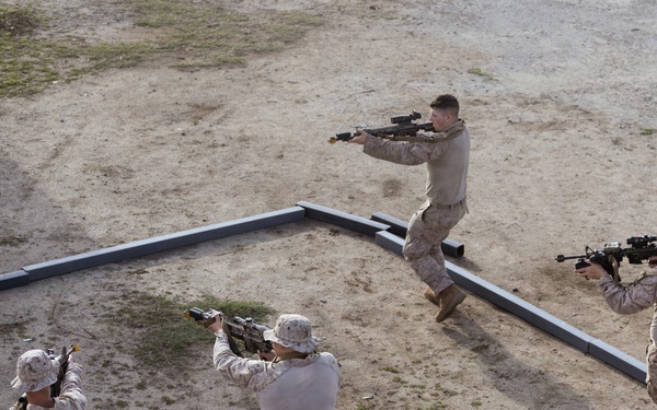 1st Bn., 1st Marines rehearse helicopter raid tactics