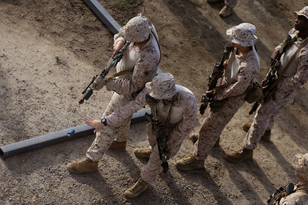 1st Bn., 1st Marines rehearse helicopter raid tactics