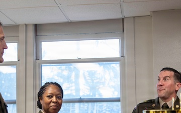 25th Infantry Division Hosts &quot;Best Mess&quot; Thanksgiving Competition