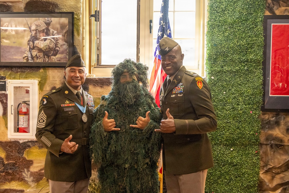 25ID &quot;Best Mess&quot; Thanksgiving Competition