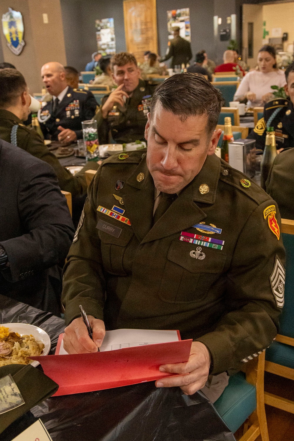 25ID &quot;Best Mess&quot; Thanksgiving Competition