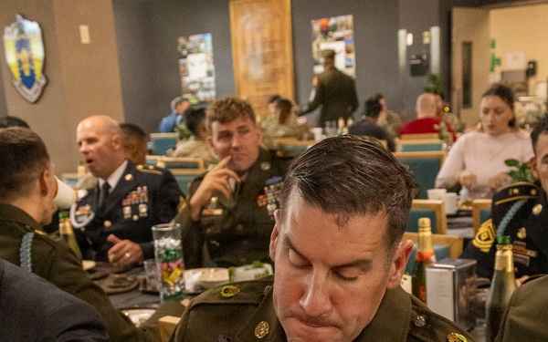 25ID &quot;Best Mess&quot; Thanksgiving Competition