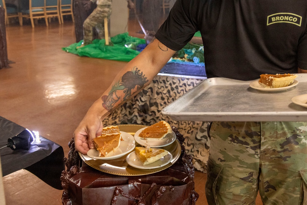 25ID &quot;Best Mess&quot; Thanksgiving Competition