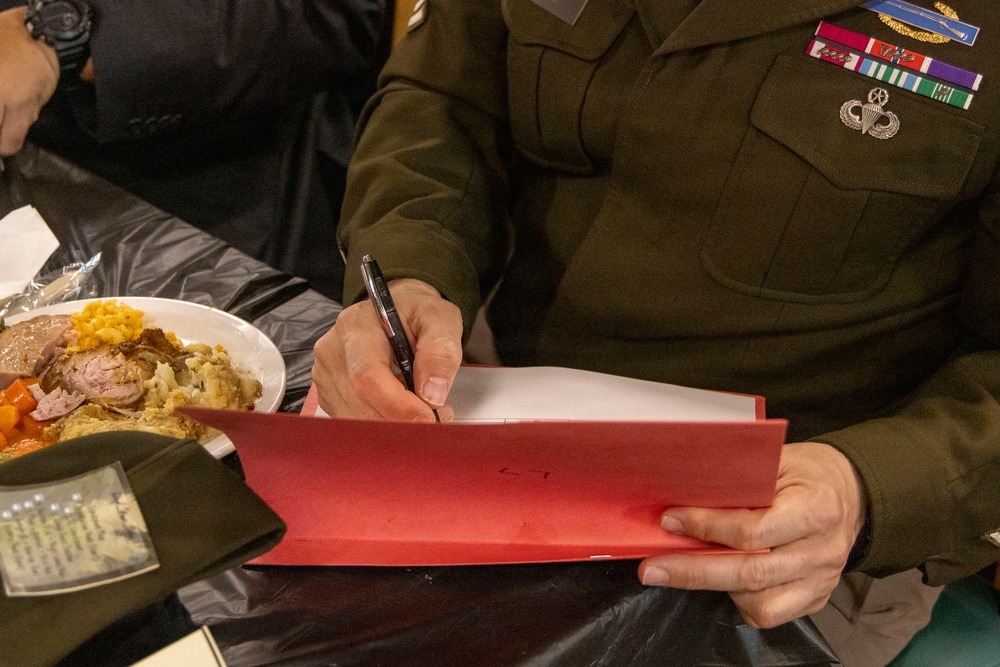 25ID &quot;Best Mess&quot; Thanksgiving Competition