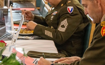 25ID &quot;Best Mess&quot; Thanksgiving Competition