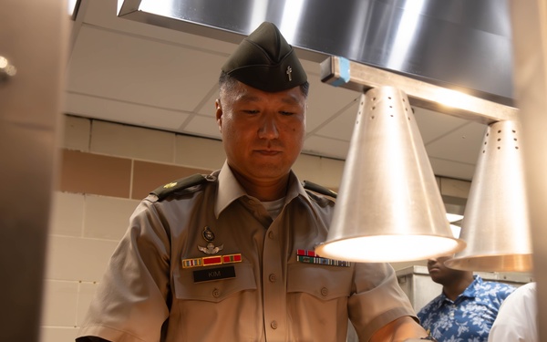 “Best Mess” Thanksgiving Competition