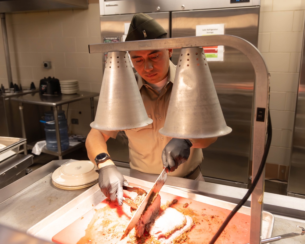 “Best Mess” Thanksgiving Competition