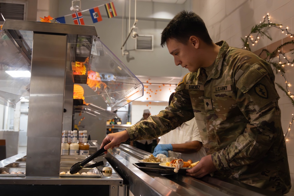 “Best Mess” Thanksgiving Competition