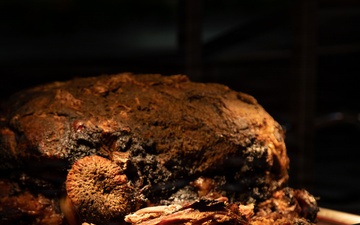 210 Field Artillery Brigade leaders serve Thanksgiving meals