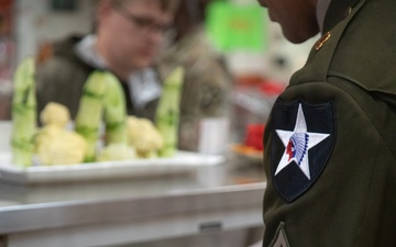 210 Field Artillery Brigade leaders serve Thanksgiving meals