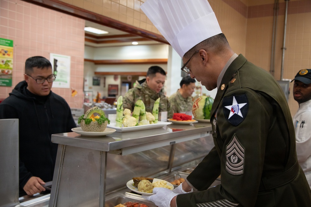 210 Field Artillery Brigade leaders serve Thanksgiving meals