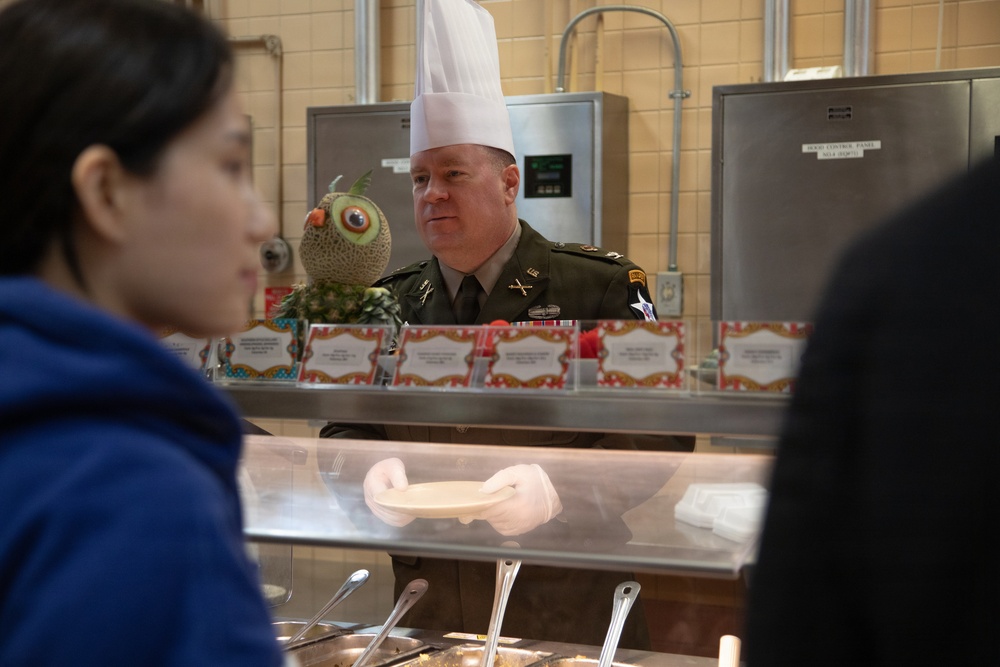 210 Field Artillery Brigade leaders serve Thanksgiving meals