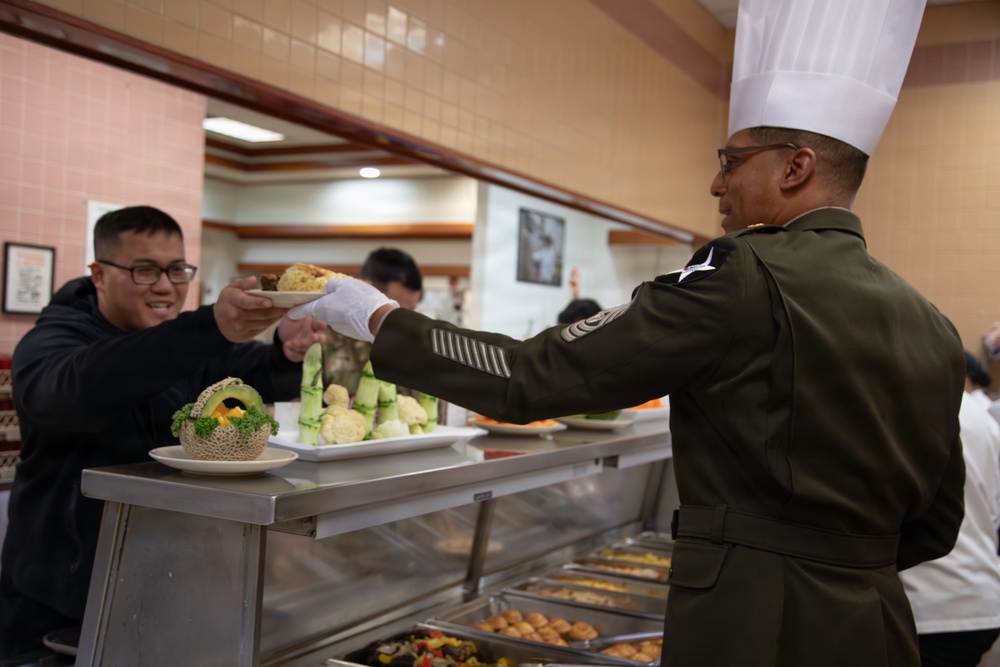 210 Field Artillery Brigade leaders serve Thanksgiving meals