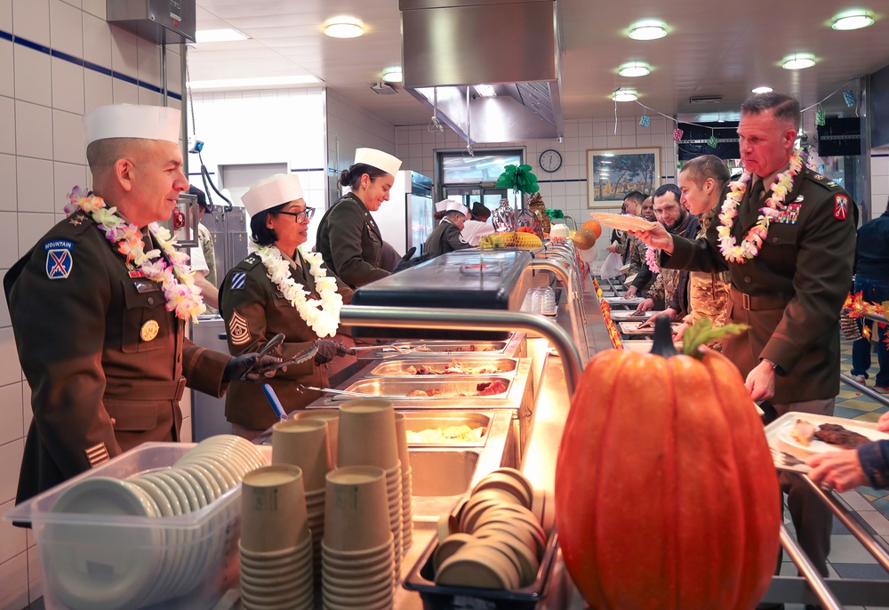 21st TSC Command Team Assist in Serving Thanksgiving Meals