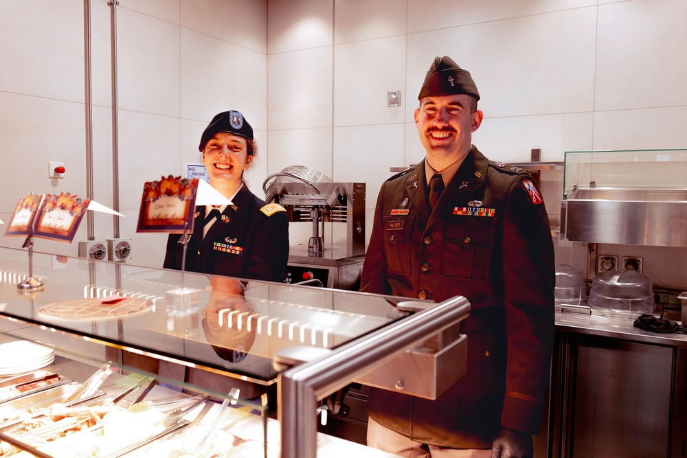 Army Community Leaders Join Together to Spread Holiday Spirit Through Thanksgiving Service