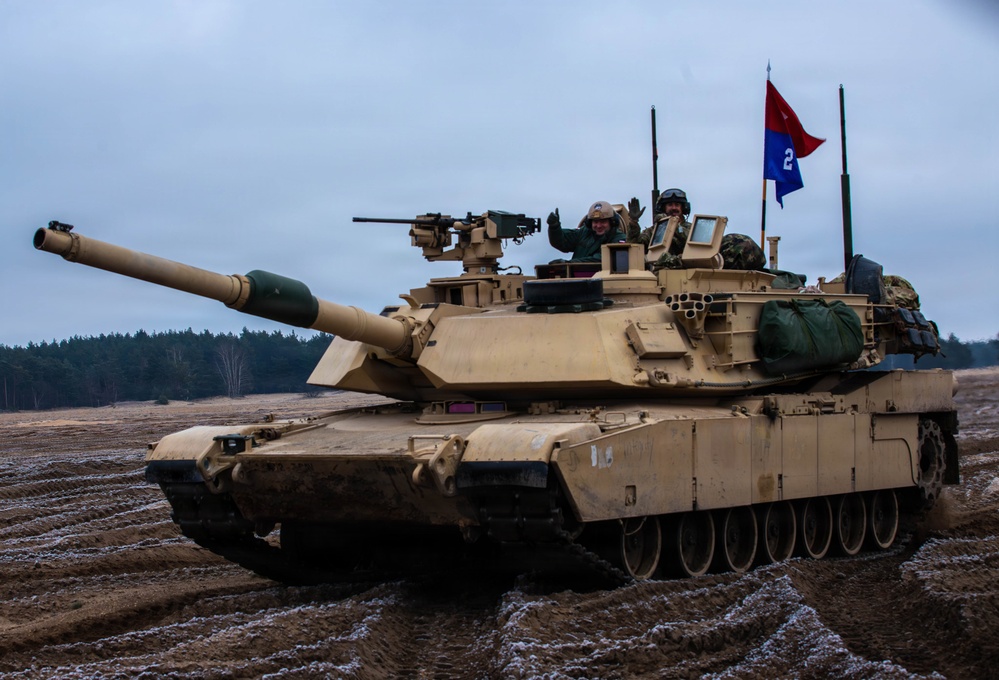 Polish Commander fires M1A2 Abrams tank for first time