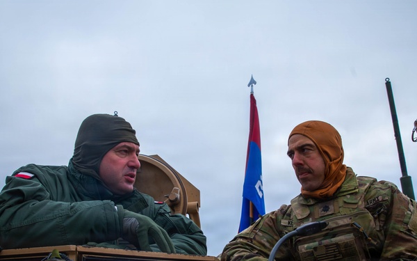 Polish commander fires M1A2 Abrams tank for first time