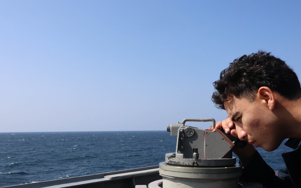 USS Roosevelt (DDG 80) Conducts Bab Al-Mandeb transit