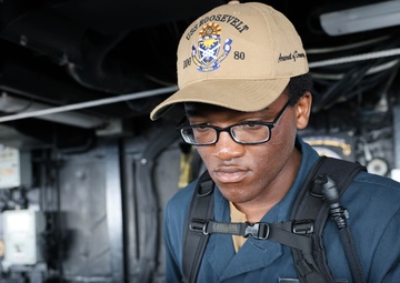 USS Roosevelt (DDG 80) Conducts Bab Al-Mandeb transit