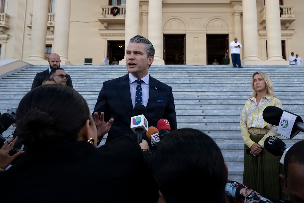 SW Pete Hegseth Speaks to Press in the Dominican Republic