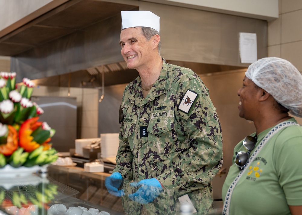 NSA Bahrain Serves Personnel and Families Thanksgiving Meals