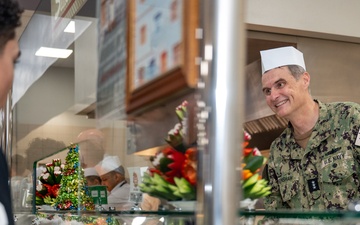 NSA Bahrain Serves Personnel and Families Thanksgiving Meals