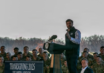 VP visits Fort Campbell