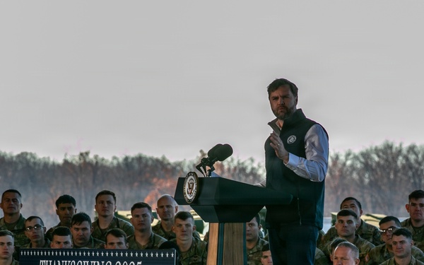 VP visits Fort Campbell