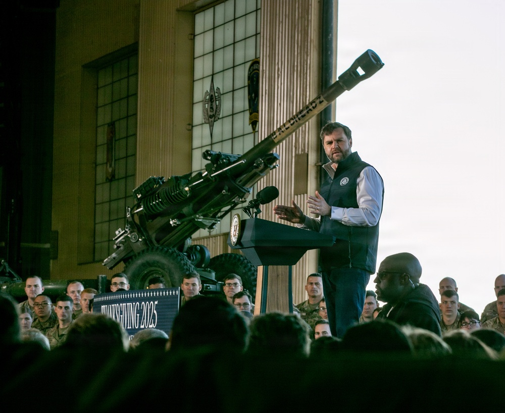 VP visits Fort Campbell