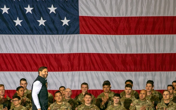 VP Visits Fort Campbell