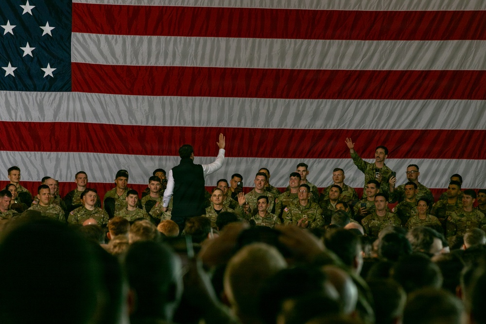 VP visits Fort Campbell