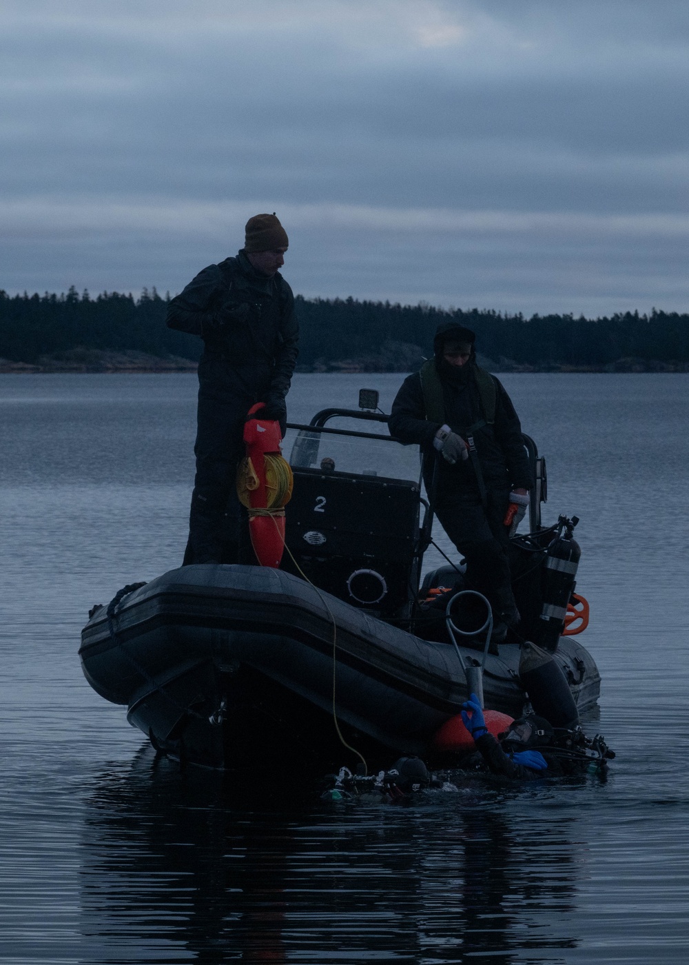 FREEZING WINDS 25 - Explosive Ordnance Disposal Underwater Demolition and mine towing Operations