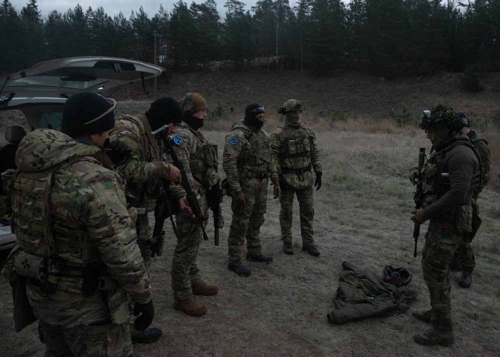 FREEZING WINDS 25 – EODMU8 LIVE-FIRE